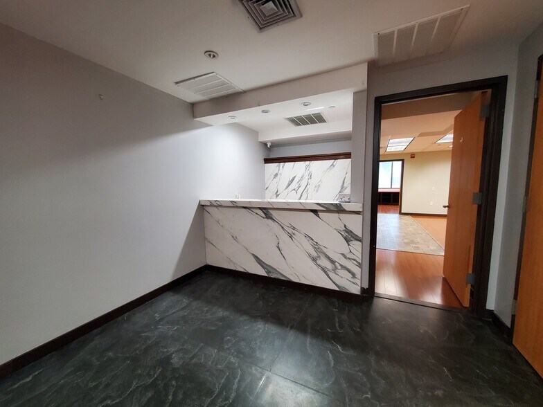 More Photos Of 30-56 Whitestone Expy, Flushing Office For Sale