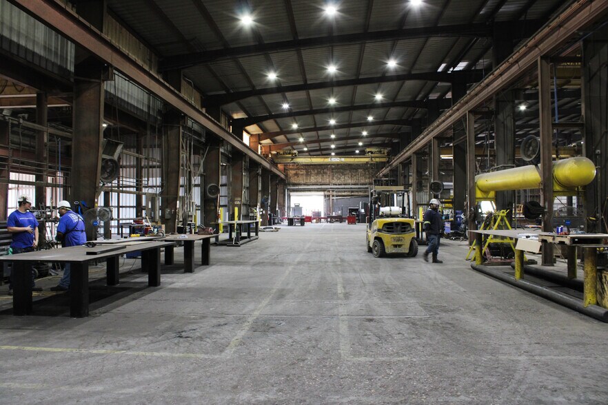 More Photos Of 1629 Miles St, Houston Manufacturing For Lease