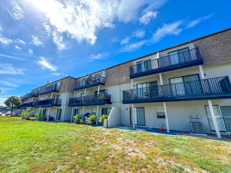 More Photos Of 3901 36th Ct, West Palm Beach Apartments For Sale