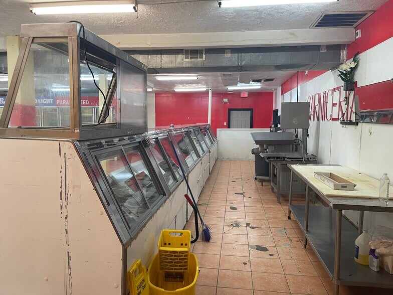 More Photos Of 1006 12th St, Hempstead Restaurant For Lease