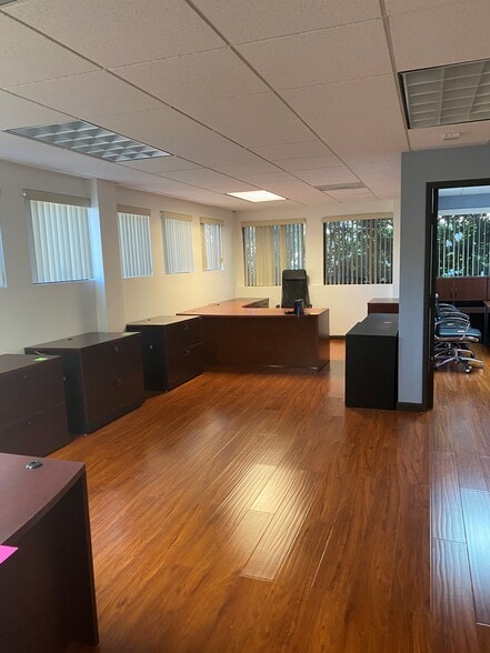More Photos Of 3255 Cahuenga Blvd W, Los Angeles Office For Sale