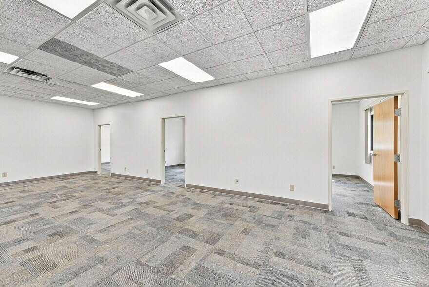 More Photos Of 615-619 Commerce Rd, Richmond Office For Lease