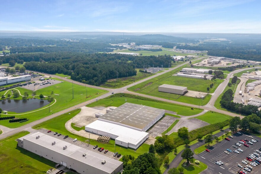 Primary Photo Of 2304 Industrial Dr, Cullman Warehouse For Lease