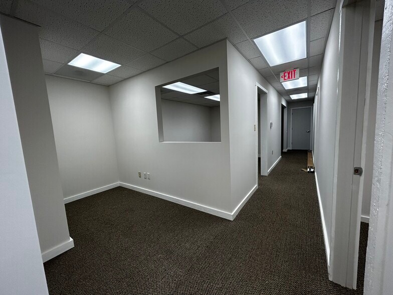 More Photos Of 6820 Roosevelt Ave, Middletown Medical For Lease