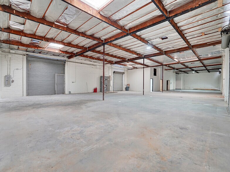 More Photos Of 1203 W Brooks St, Ontario Manufacturing For Sale