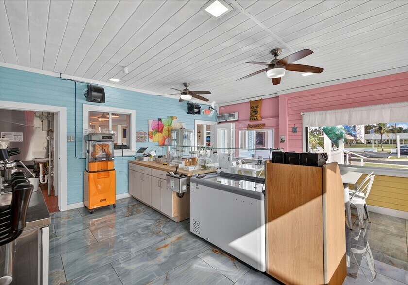 More Photos Of 102 Copeland Ave SW, Everglades City Restaurant For Sale