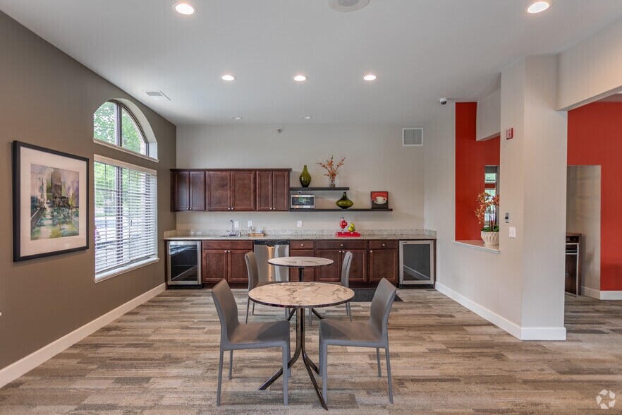 More Photos Of 8617 Edinbrook Xing, Brooklyn Park Apartments For Sale