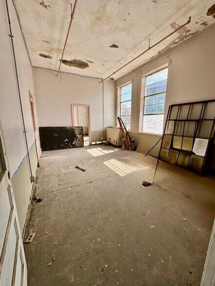 More Photos Of 1310 W Gate City Blvd, Greensboro Warehouse For Lease