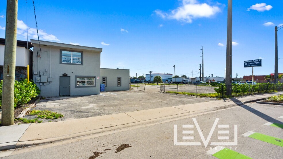 More Photos Of 604 NE 44th St, Oakland Park Land For Sale