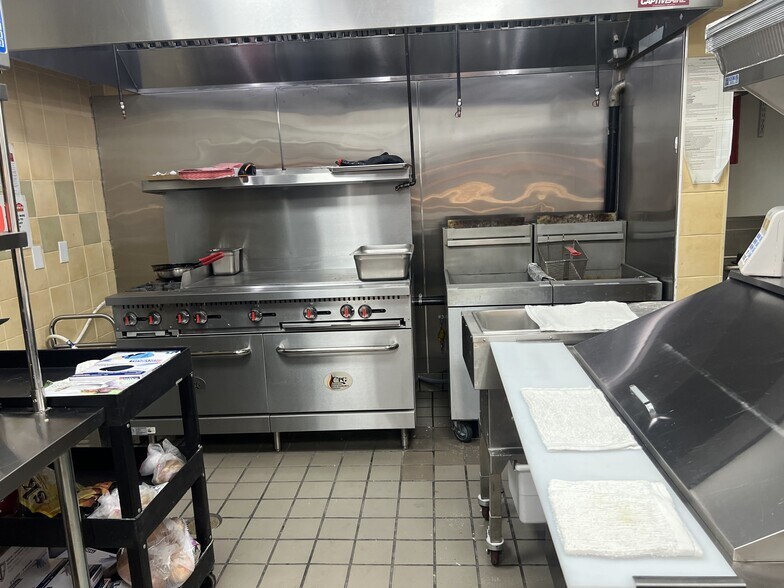 More Photos Of 391 W A St, Hayward Service Station For Lease