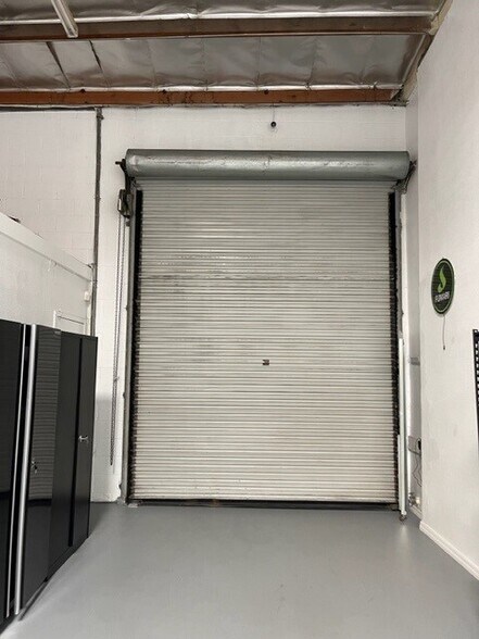 More Photos Of 12734 Branford St, Pacoima Warehouse For Lease