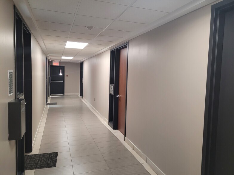 More Photos Of 5135-5169 Rue Jean-Talon E, Montréal Office For Lease