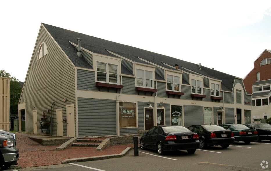 More Photos Of 70-102 Wharf St, Salem Apartments For Lease