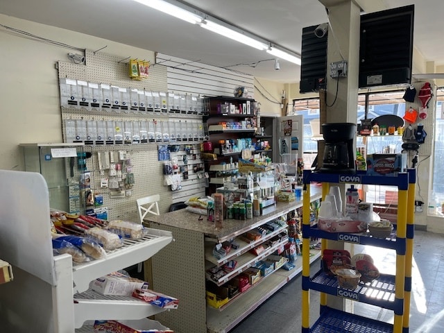 More Photos Of 30 Boston St, Salem Storefront Retail Residential For Lease