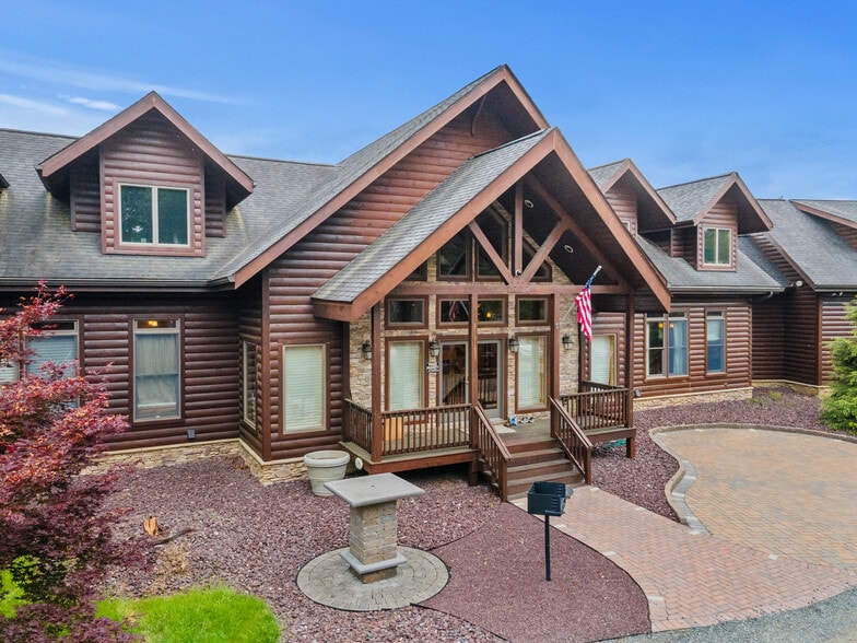 More Photos Of 11501 Popes Head Rd, Fairfax Garden Center For Sale