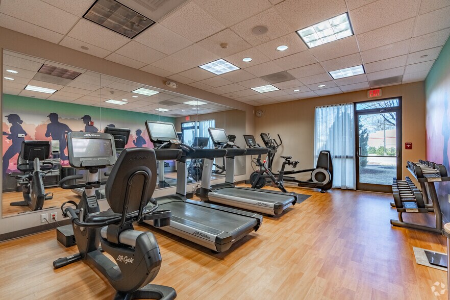 More Photos Of 7905 Giacosa Pl, Memphis Hotel For Sale