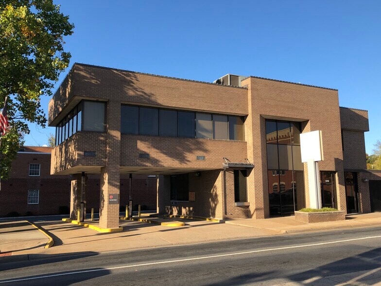 More Photos Of 9210 Church St, Manassas General Retail For Lease