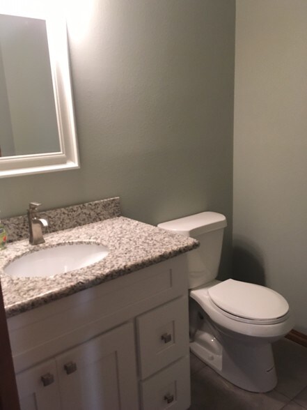 More Photos Of 6160 N Davis Hwy, Pensacola Office For Sale