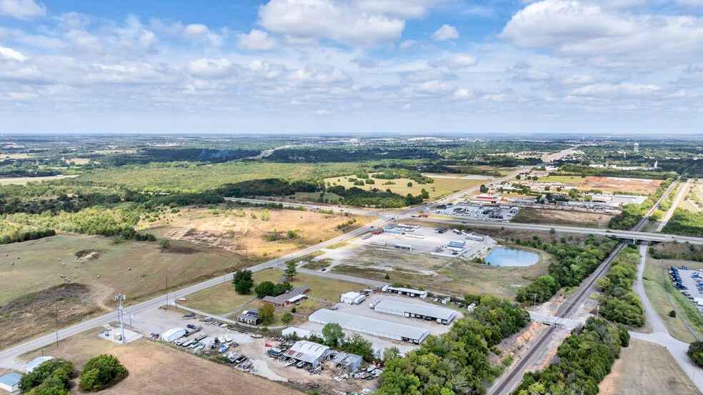 More Photos Of 3100 S Commerce St, Ardmore Warehouse For Sale