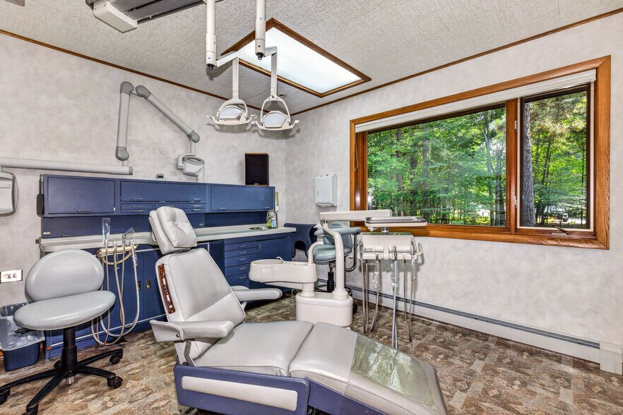 More Photos Of 9758 W Lake Ave, Minocqua Medical For Sale