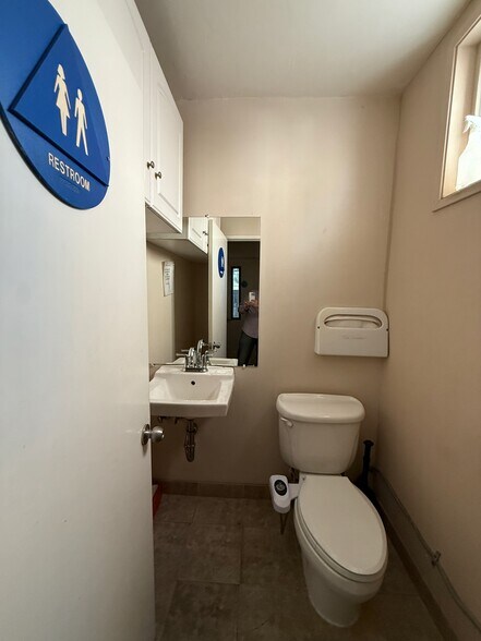 More Photos Of 7304 Canby Ave, Reseda Apartments For Sale