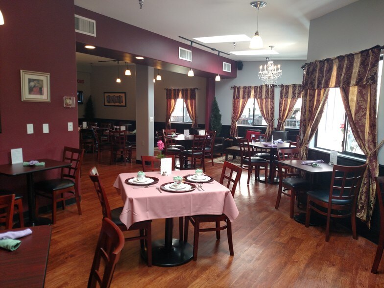 More Photos Of 220 W Goodwin St, Prescott Storefront For Lease