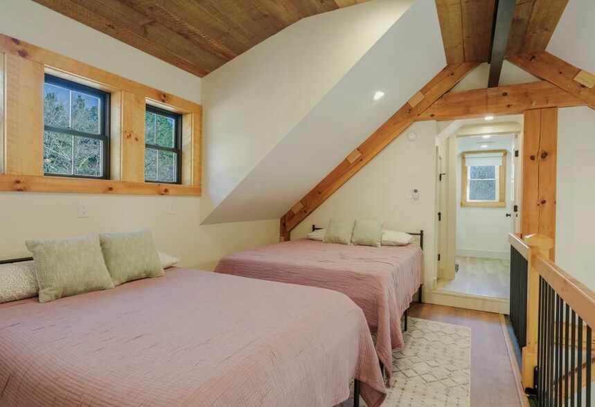 More Photos Of 13496 Shands Rd, Stony Creek Lodge Meeting Hall For Sale