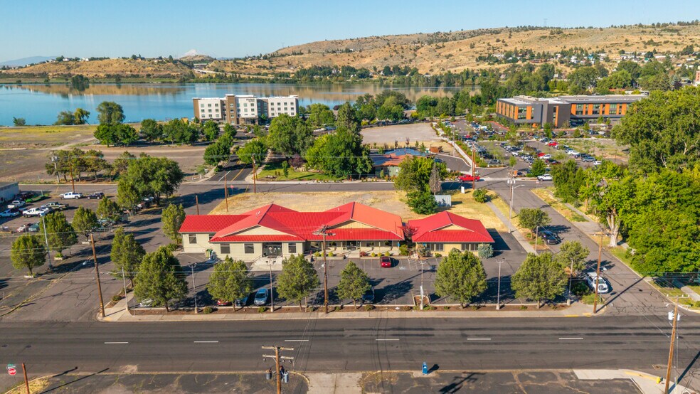 More Photos Of 422 S 5th St, Klamath Falls Office For Sale