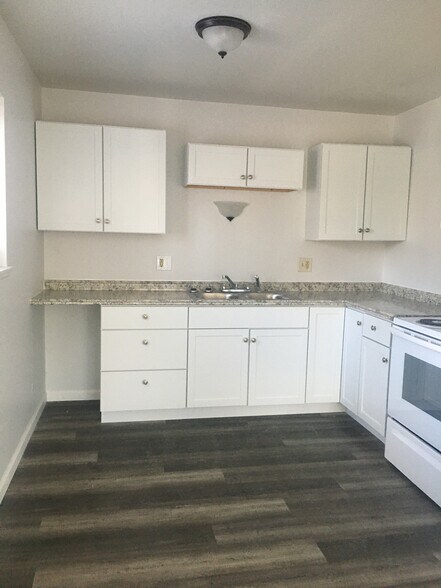 More Photos Of 1420-1424 S Pennsylvania Ave, Lansing Apartments For Sale