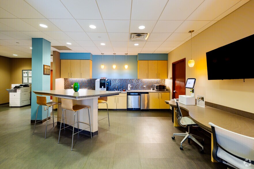 More Photos Of 14301 FNB Pky, Omaha Coworking Space