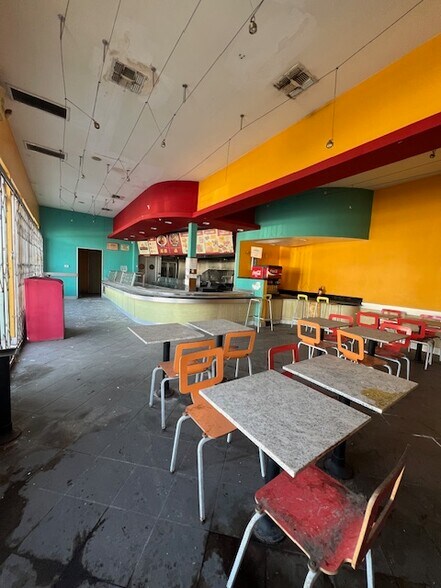 More Photos Of 17800-17812 Bellflower Blvd, Bellflower Restaurant For Lease
