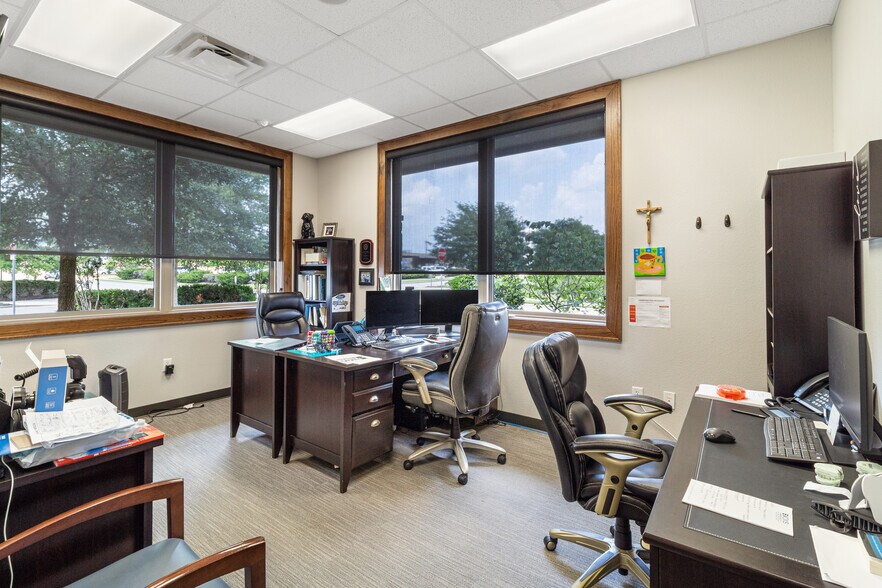 More Photos Of 4528 Mills Park Cir, College Station Office For Sale