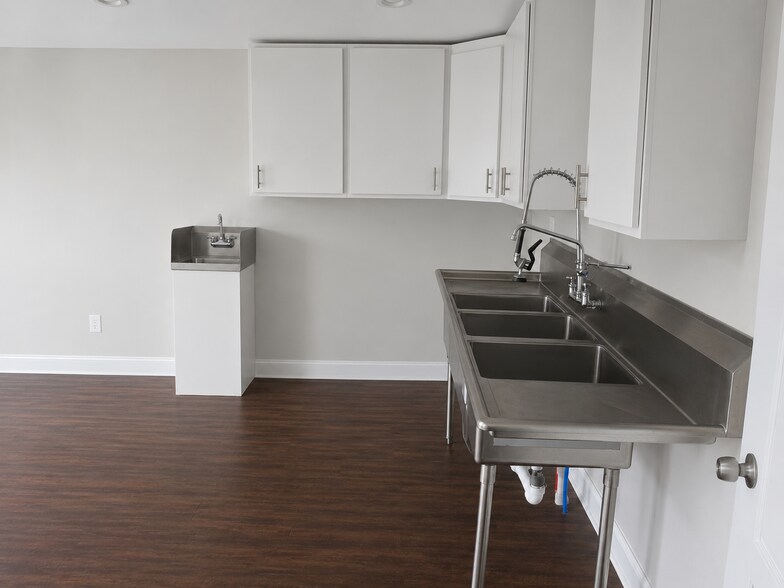 More Photos Of 6000 Fisk Ave, Chattanooga Storefront Retail Office For Sale