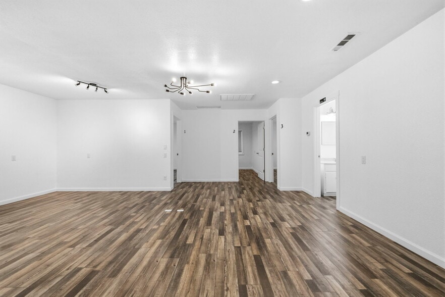 More Photos Of 19468 Village Dr, Sonora Office For Sale