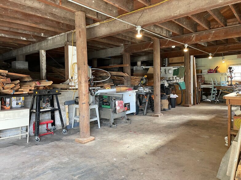 More Photos Of 155 N Elm St, Kalama Storefront Retail Residential For Sale