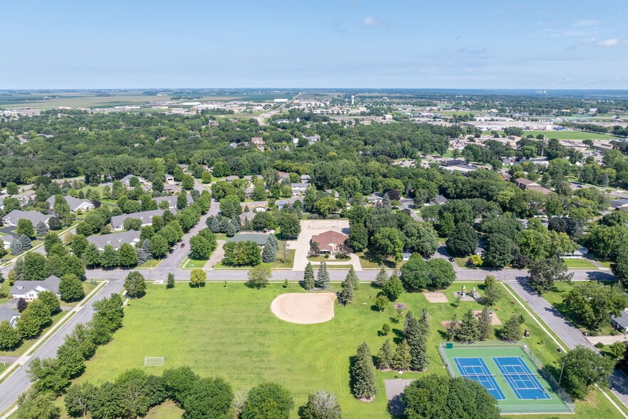 More Photos Of 1500 Edgewood Blvd, North Mankato Schools For Sale