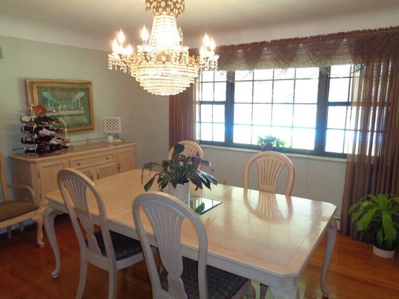 More Photos Of 4911 N Bend Rd, Cincinnati Office Residential For Sale