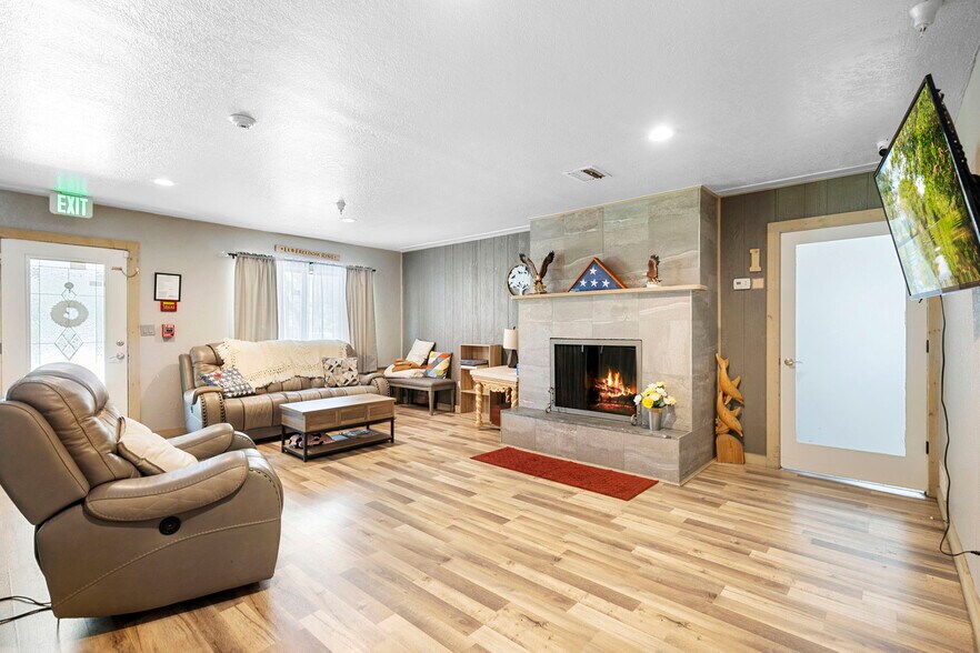 More Photos Of 579 Johnson Lake Rd, De Leon Springs Assisted Living For Sale