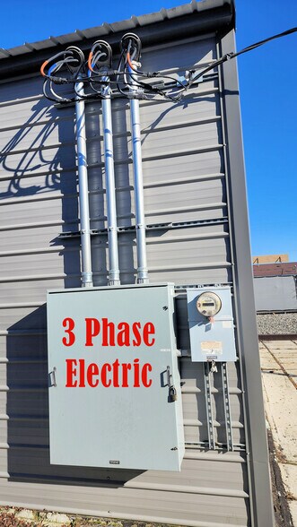 More Photos Of 2107 E Mead Ave, Yakima Manufacturing For Sale