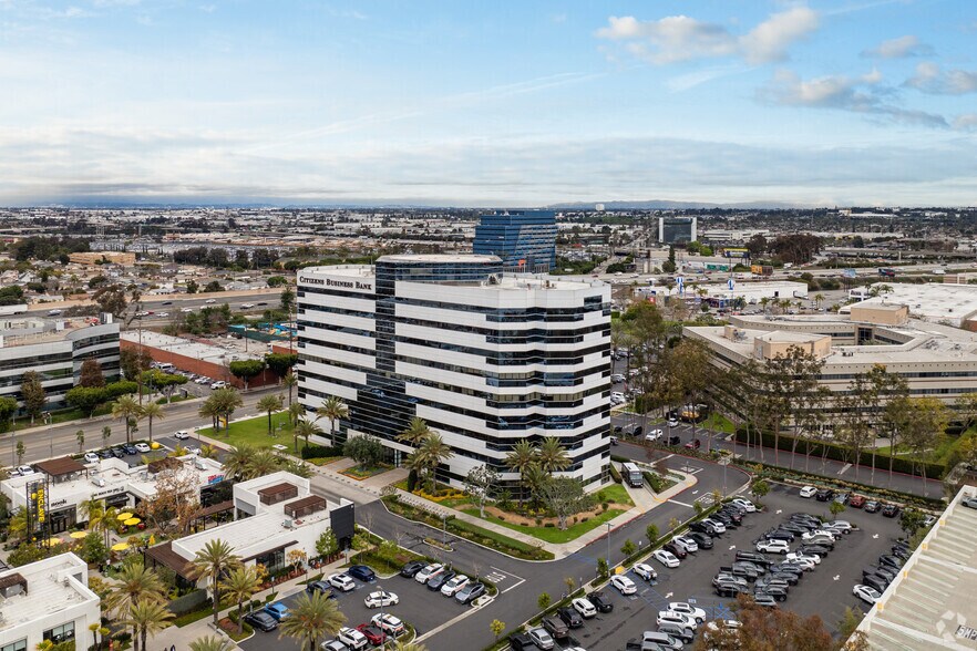 More Photos Of 970 W 190th St, Torrance Office Residential For Lease