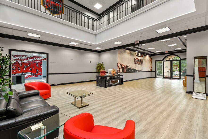 More Photos Of 701 Park of Commerce Blvd, Boca Raton Light Distribution For Lease