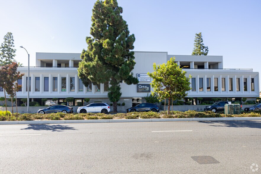 Primary Photo Of 10841 Paramount Blvd, Downey Office For Lease