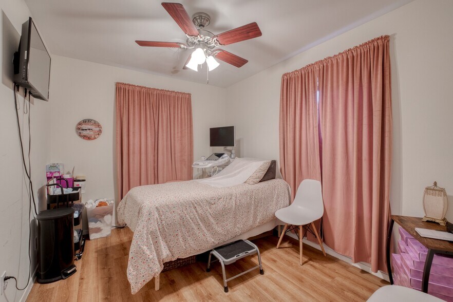 More Photos Of 13803 Ann Pl, Austin Office For Sale