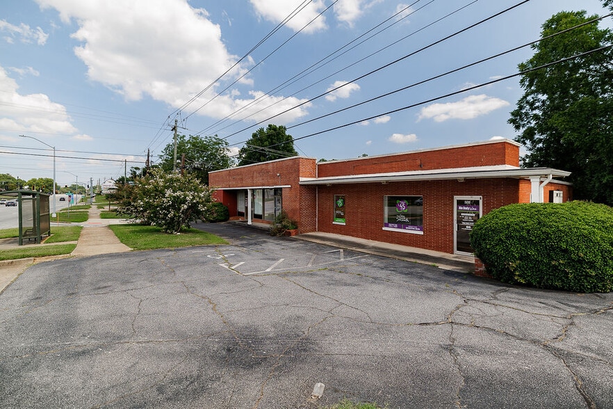 More Photos Of 2109-2113 W Broad St, Athens Office Residential For Sale