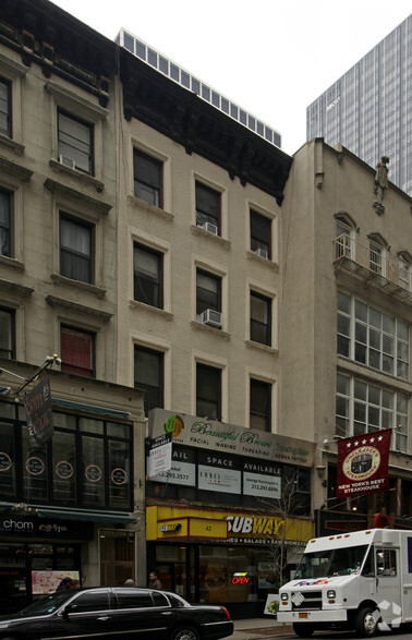 Primary Photo Of 42 W 56th St, New York Storefront Retail Residential For Lease