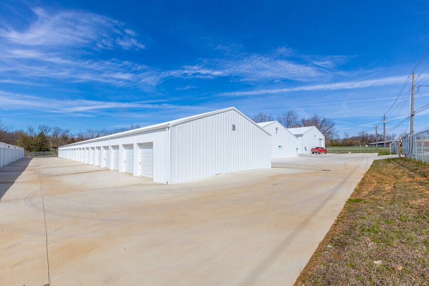 More Photos Of 665 David Ave, Danville Self Storage For Lease