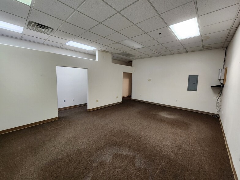 More Photos Of 1231 E Basin Ave, Pahrump Restaurant For Lease