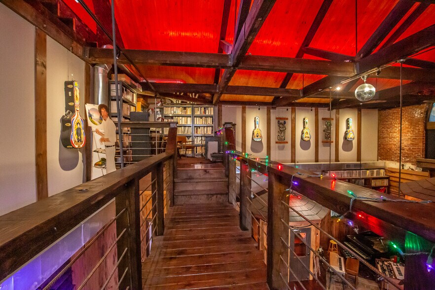 More Photos Of 114-116 17th Ave S, Nashville Office For Sale