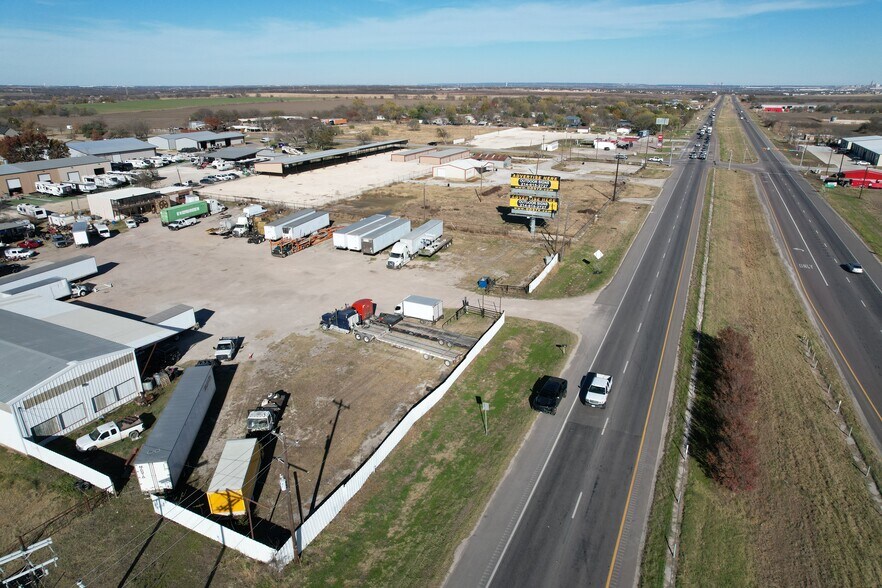 More Photos Of 9701 E Highway 67, Alvarado Service For Sale