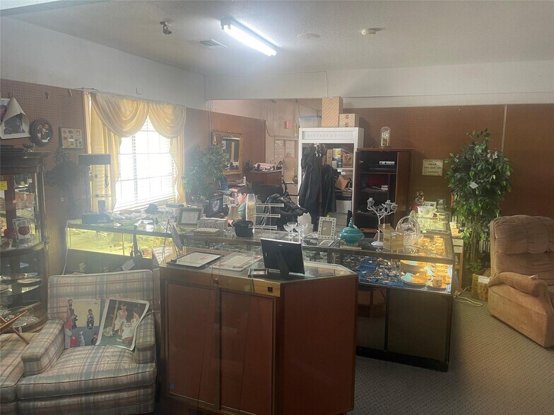 More Photos Of 101 Park Place Cir, Cresson Storefront Retail Office For Sale